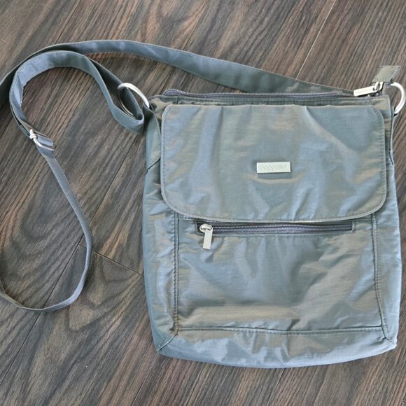 BAGGALLINI Gray Nylon Crossbody Bag NWOT - Picture 1 of 7